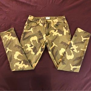 Hudson 5 Pocket Camouflage Lian Style Jeans. Size 30/28